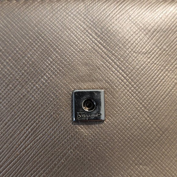 Salvator Ferragamo Gold Continental Wallet - Picture 5 of 7